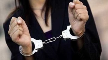 فتاة تنهي حياة والدتها وتبقى بجوار الجثة لثلاثة أيام – مأساة تهز الرأي العام