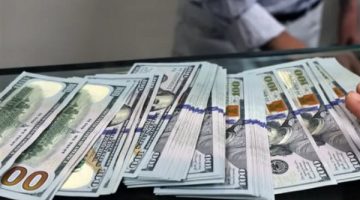 أسعار الدولار اليوم: قفزة قياسية أمام الجنيه في 9 بنوك مصرية والسوق السوداء