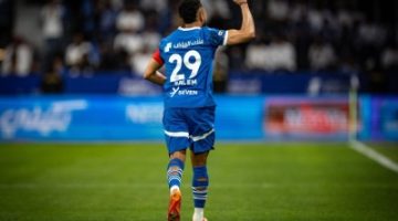 الهلال يكتسح الخليج بثلاثية مثيرة ويشعل المنافسة مع الاتحاد