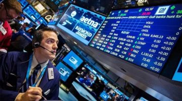 أسعار النفط تهبط للأسبوع الثاني على التوالي بسبب اضطراب الأسواق