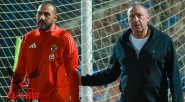 الخطيب يشهد تدريبات الأهلي قبل لقاء الهلال