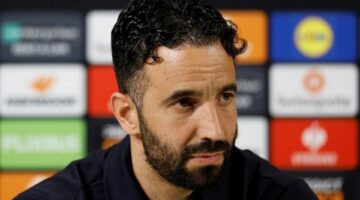 «المجد الأوروبي» يدفع مدرب مانشستر يونايتد إلى «المخاطرة»!