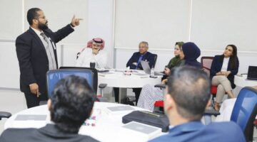 أخبار الخليج | كرسي الملك حمد للتعليم الرقمي بجامعة الخليج العربي يطلق سلسلة برامج تدريبية لتوفير بيئة تعليمية تواكب المعايير العالمية