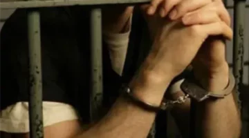 التحقيق مع المتهم بسرقة هاتف شخص من داخل مسجد بسوهاج