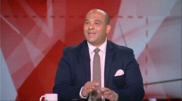 وليد صلاح الدين يحذر الأهلي من سيناريو مثير في صراع الدوري مع بيراميدز: “يجيب جلطة”