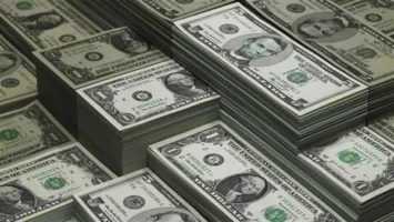 سعر الدولار اليوم الثلاثاء 6 مايو 2025 بالتعاملات الصباحية في البنوك بعد الزيادة الجديدة
