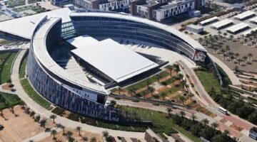 جامعة الإمارات تعلن حاجتها إلى أعضاء هيئة تدريس في 119 وظيفة
