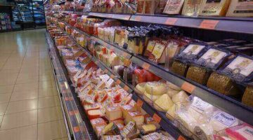 144 حملة تفتيش على منشآت غذائية بـ6 محافظات.. ضبط شوكولاتة وخل مخالف