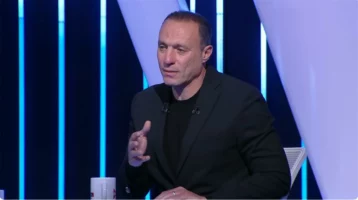نادر السيد عن تفويت الزمالك لـ بيراميدز: يجب أن يلعبوا بشخصية النادي وتاريخه