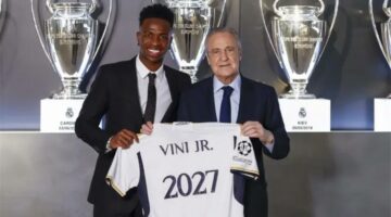 فينيسيوس يستخدم عرضًا وهميًا لرفع راتبه مع ريال مدريد.. واستياء الأخير