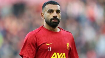 محمد صلاح يضع جاري نيفيل في موقف محرج.. ويعلن موعد اعتزاله