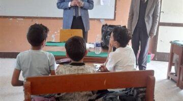 وكيل التعليم يتابع امتحانات التقييم النهائي للصفين الأول والثاني الابتدائي