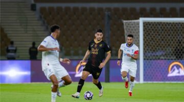 الهلال يخطف تعادلاً قاتلاً من الوحدة في الدوري السعودي
