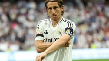 تقارير: ريال مدريد يدرس إعادة لاعبه السابق لتعويض مودريتش