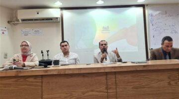 وكيل “صحة البحيرة” يجتمع بمديري الإدارات الفنية استعدادا لعيد الأضحى