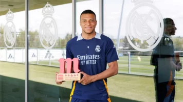مبابي يتوج بلاعب الموسم في ريال مدريد ويؤكد: الجميع ينتظرنا أبطالًا في كأس العالم للأندية