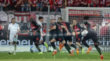 خليفة أرنولد.. ليفربول يتعاقد مع ظهير بايرن ليفركوزن رسميا