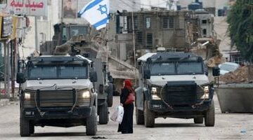 “المعلم الفلسطينى.. بجيوب فارغة”.. أزمة الرواتب تهدد مستقبل التعليم فى فلسطين.. عشرات الآلاف يعانون من عدم انتظام رواتبهم منذ سنوات.. ودراسة: 65% من الإيرادات رهينة سياسة حجز الضرائب الإسرائيلية