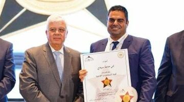 التعليم العالى تهدى النجمة الذهبية لمستشفيات سوهاج الجامعية.. صور