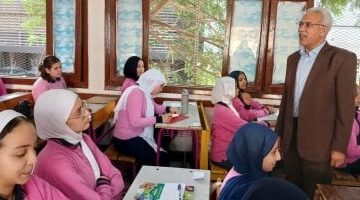 وكيل تعليم الإسماعيلية يتفقد عددًا من المدارس لمتابعة الامتحانات العملية