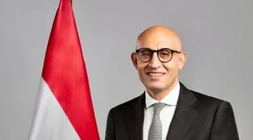 وزير التعليم يتخذ قرارات جريئة لدعم معلمي الحصة ورفع كفاءة العملية التعليمية.. الوزير ينتصر للمعلمين بقرار تاريخى.. رفع سن التقديم لمسابقة معلمي الحصة إلى 45 عاما.. المسابقة تنطلق فى يونيو المقبل