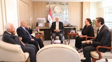 وزير التعليم العالى يستقبل الجراح العالمى الدكتور مجدى يعقوب.. صور