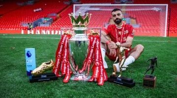 جوائز محمد صلاح تتصدر أبرز احتفالات ليفربول بالدوري الإنجليزي.. فيديو وصور