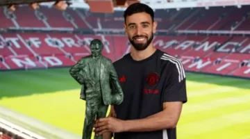 برونو فيرنانديز لاعب العام في مانشستر يونايتد