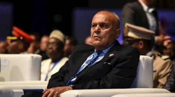 وزير التعليم العالي يشيد بإنجازات الجراح العالمي د. مجدي يعقوب
