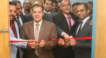 رئيس جامعة جنوب الوادي يفتتح وحدات طبية متخصصة في مستشفى المعبر الجامعى
