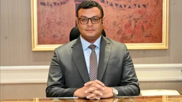 خلال جولته اليوم.. وزير الإسكان يتفقد محاور وطرق مدينة الشروق