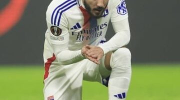 مانشستر يونايتد يرغب في ضم ريان شرقي وشرط وحيد من اللاعب وناديه