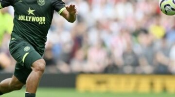 موقف ليفربول من التعاقد مع بريان مبيومو بعد تجديد عقد محمد صلاح