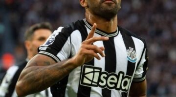 مهاجم نيوكاسل أولى صفقات ليدز يونايتد بعد العودة للدوري الإنجليزي