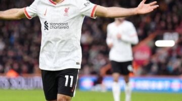 صلاح ينافس 4 لاعبين على جائزة أفضل لاعب بالموسم في ليفربول