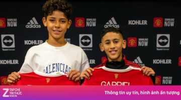 مانشستر يونايتد على وشك تقديم أصغر لاعب في التاريخ