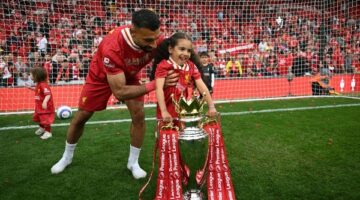 من قلب الآنفيلد.. مكة وكيان تحتفلان مع محمد صلاح بلقب الدوري الإنجليزي