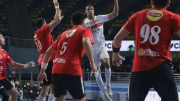الشوط الأول.. يد الأهلي تتفوق على الزمالك 15-12 في السوبر الأفريقي
