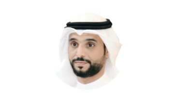 هل يحارب ظاهرة الوافد في الوزارة؟