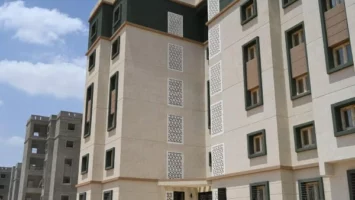 تنفيذ 3972 وحدة سكنية وتطوير المناطق الصناعية بالعاشر من رمضان