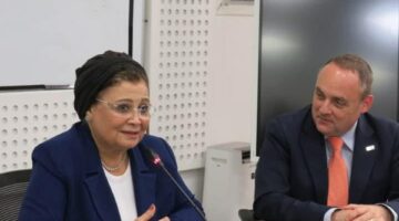 الاستثمار في القابلات حياة لصحة المرأة