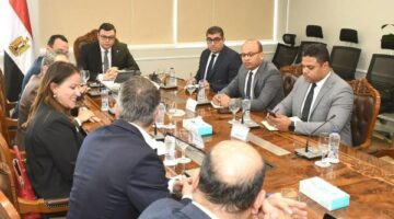وزير الإسكان يبحث جذب المستثمرين في مجال الفندقة