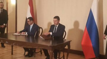 وزيرا الاستثمار المصري والروسي يوقعان بروتوكول اجتماعات الدورة الـ15 من أعمال اللجنة المشتركة