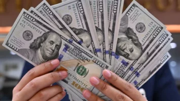 الدولار يواصل تراجع .. سعر الدولار الآن في مصر