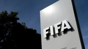 غرامة بملايين الدولارات.. فيفا يشدد إجراءاته ضد العنصرية في ملاعب كرة القدم