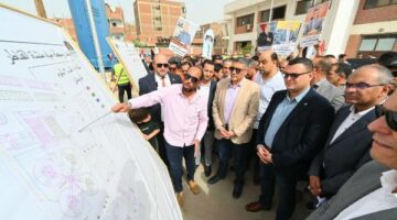 وزير الإسكان ومحافظ الجيزة يتفقدان محطة مياه منشأة القناطر المُرشحة