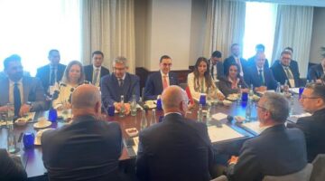 وزير الاستثمار يبحث مع رؤساء غرف التجارة العربية بألمانيا الفرص الاستثمارية المتاحة بمصر