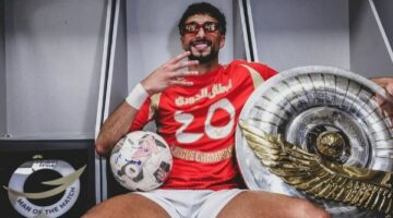 وسام أبو علي يحتفل ببطولة الدوري على طريقته الخاصة