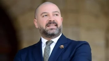 رئيس رابطة الأندية يعلن تسليم درع الدوري للفائز باللقب اليوم