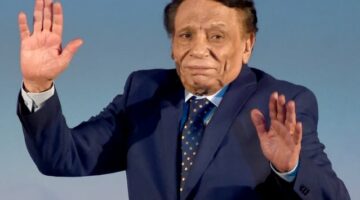 عمرو أديب يروي موقف مع عادل إمام: خشيت استهدافه